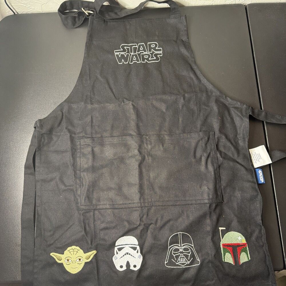 William Sonoma 2010 Stars Wars Darth Vader Yoda Embroidered Apron Youth Kids